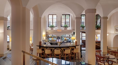 Bar (on property). Bilderberg Bellevue Hotel Dresden