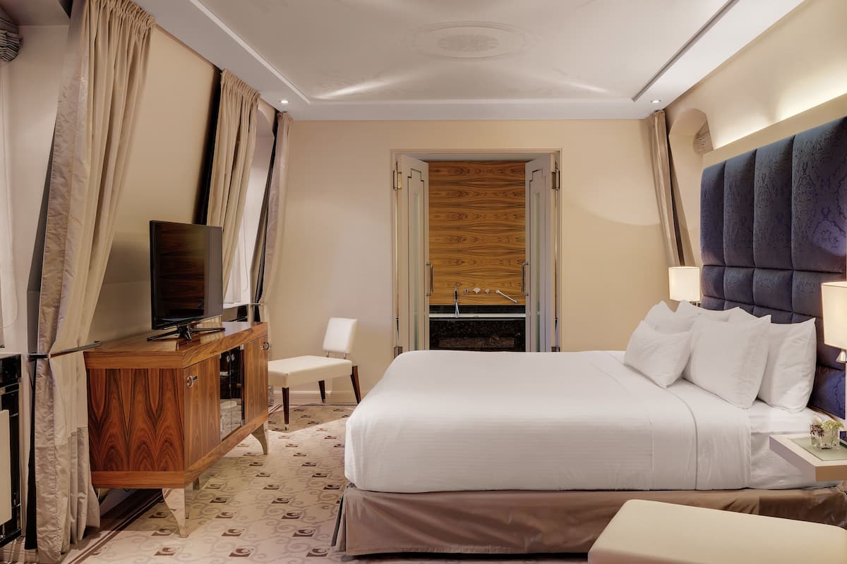 Premium bedding, minibar, in-room safe, individually decorated