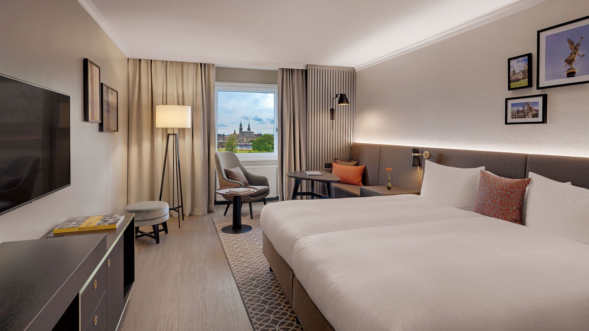 Premium bedding, in-room safe, individually decorated