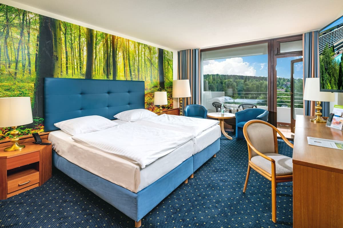 Panoramic Room, 1 Bedroom, Balcony, Valley View | In-room safe, desk, laptop workspace, blackout drapes