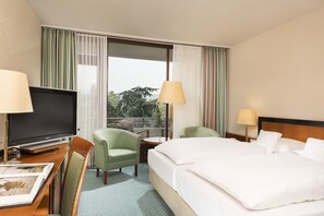 Premium bedding, in-room safe, desk, free WiFi