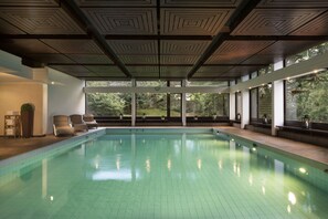 Indoor pool, pool loungers