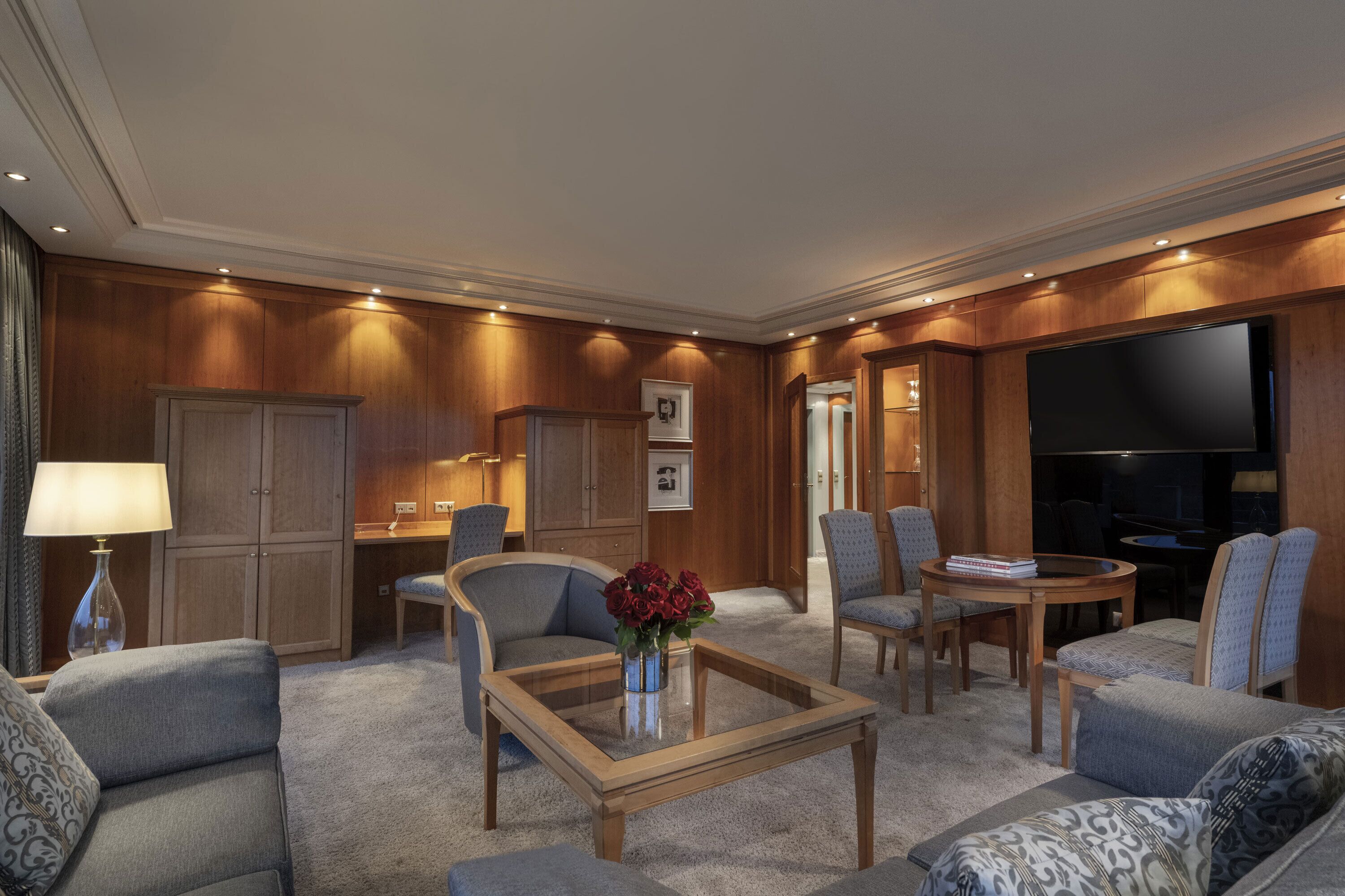 grand suite | living area