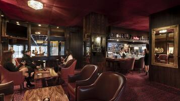 Bar (in der Unterkunft)