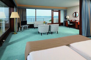 客房内保险箱、熨斗/熨板、免费婴儿床、免费 WiFi