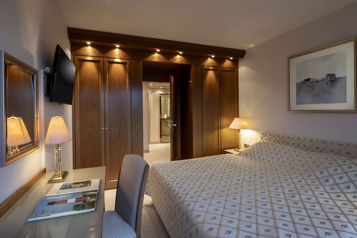 presidential suite | in-room safe, iron/ironing board, free cots/infant beds, free wifi