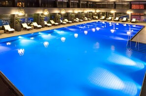 Indoor pool, seasonal outdoor pool, sun loungers