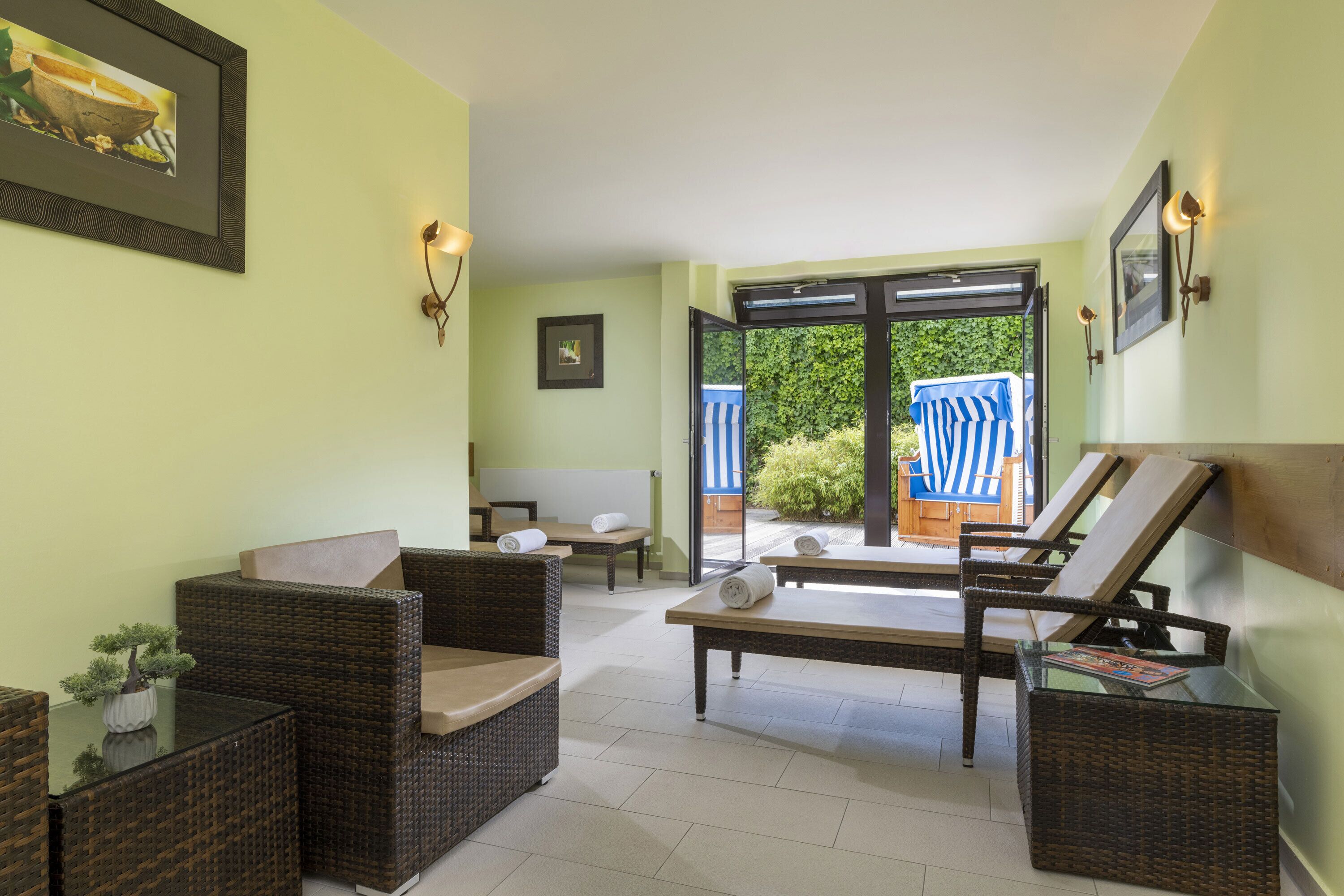 sauna, body treatments, body wraps, body scrubs, facials