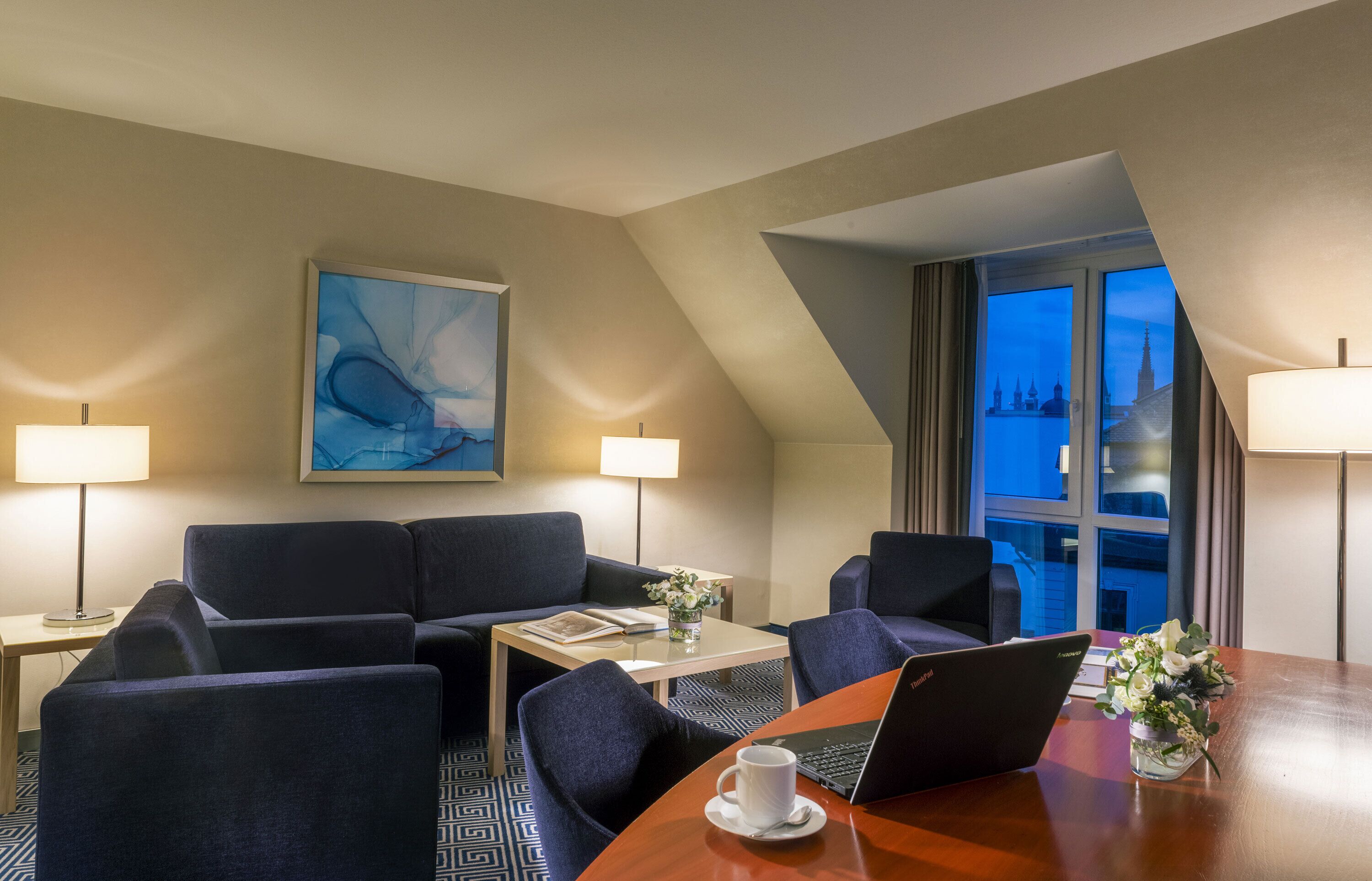 Suite (double use) | Living area | Flat-screen TV, pay movies