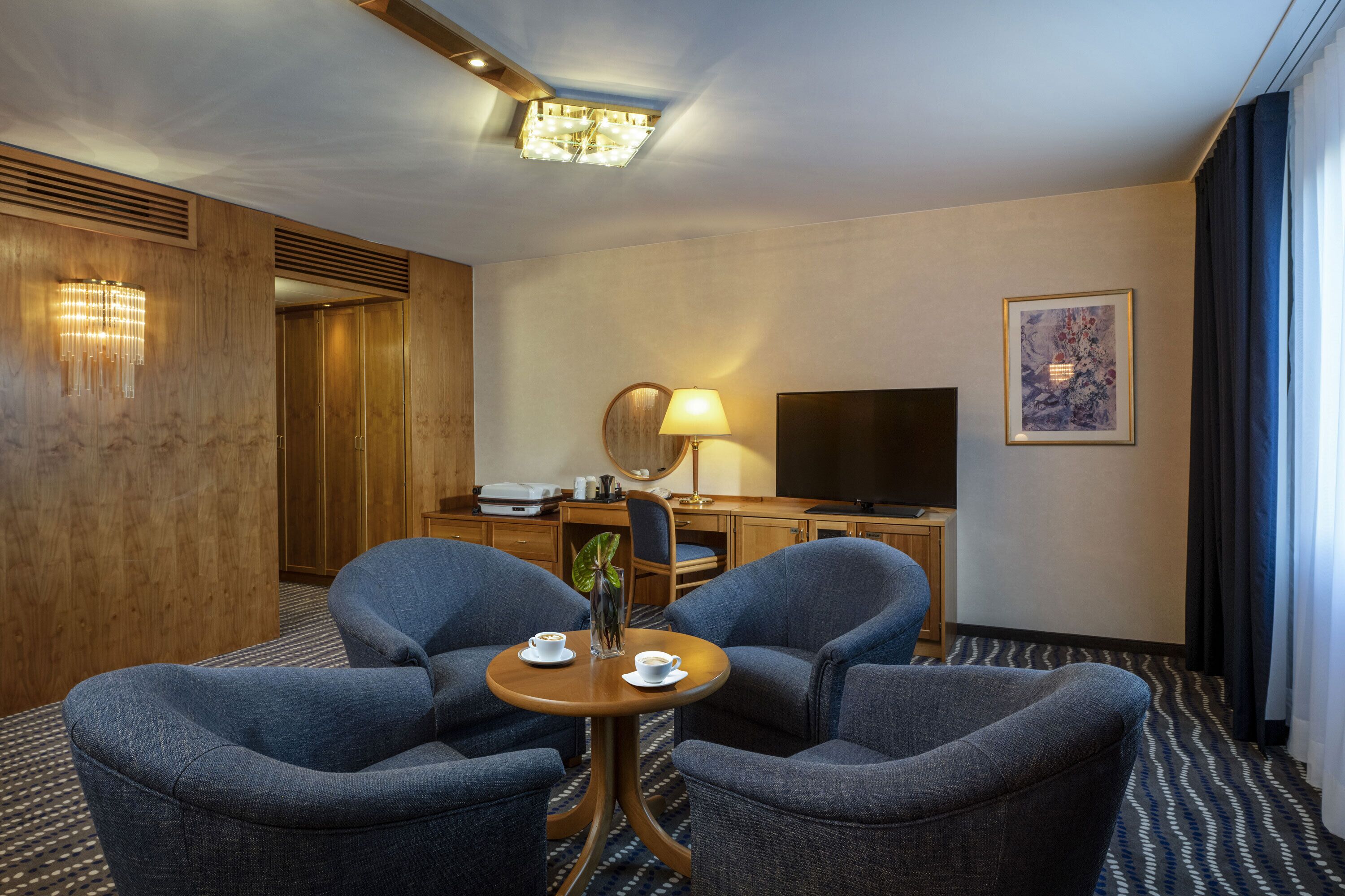 superior family room | 1 bedroom, hypo-allergenic bedding, in-room safe, desk