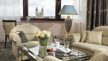 ๋ญ์
๋ฆฌ ์ค์ํธ | ๊ฑฐ์ค ๊ณต๊ฐ | ํ๋ฉด TV, ์ ๋ฃ ์ํ