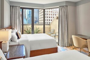 Room, 1 King Bed (High Floor) | Hypo-allergenic bedding, down comforters, in-room safe, desk