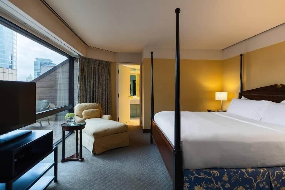 1 bedroom, hypo-allergenic bedding, down comforters, in-room safe