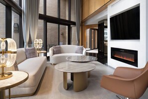 Een 37-inch flatscreentelevisie met kabelzenders, televisie en Netflix