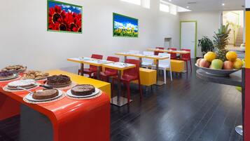 Tägliches inbegriffenes Frühstücksbuffet