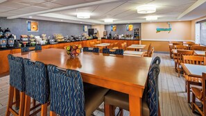 Free daily buffet breakfast - Cape Cod Hotel (Hyannis)