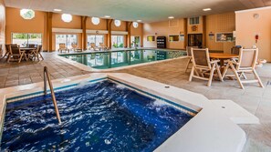 Indoor pool - Cape Cod Hotel (Hyannis)