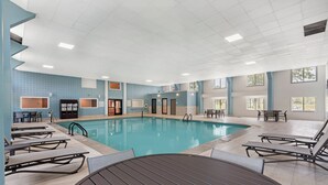 Indoor pool - Holiday Inn Express Hyannis Cape Cod by IHG (Hyannis)