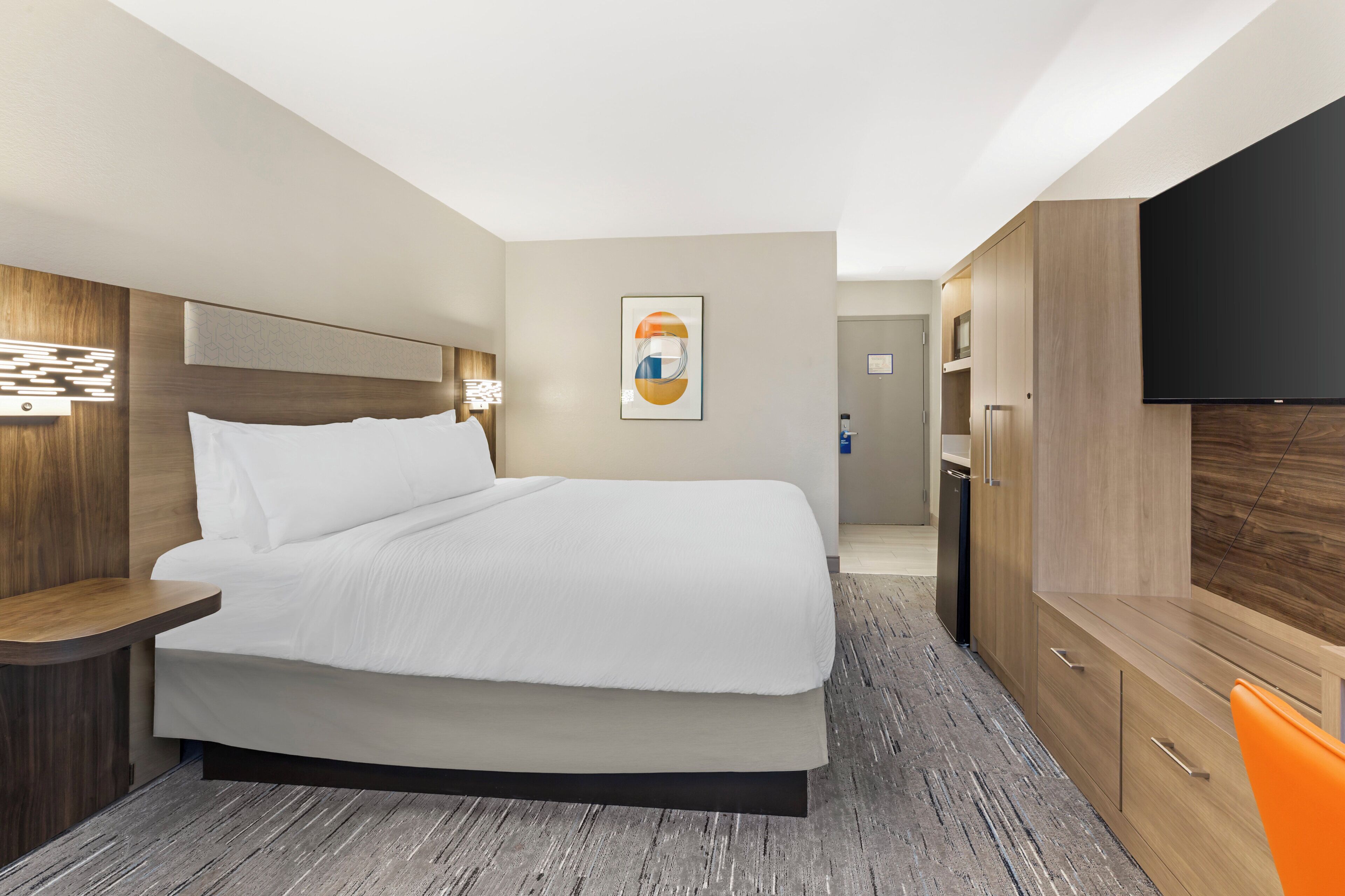 Standard Room, 1 King Bed | Desk, laptop workspace, iron/ironing board, cribs (free)