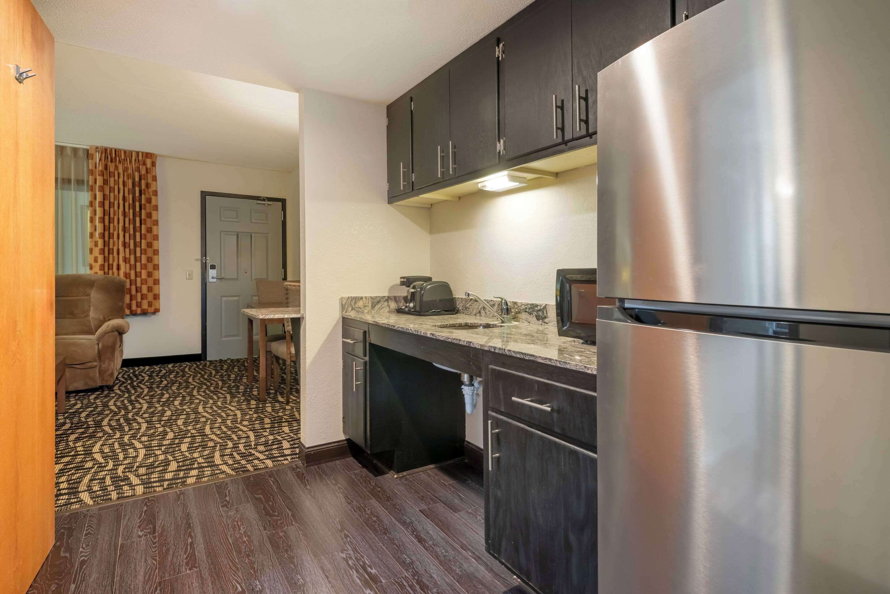 suite, 1 king bed with sofa bed, accessible, non smoking | 1 bedroom, down duvets, desk, laptop workspace