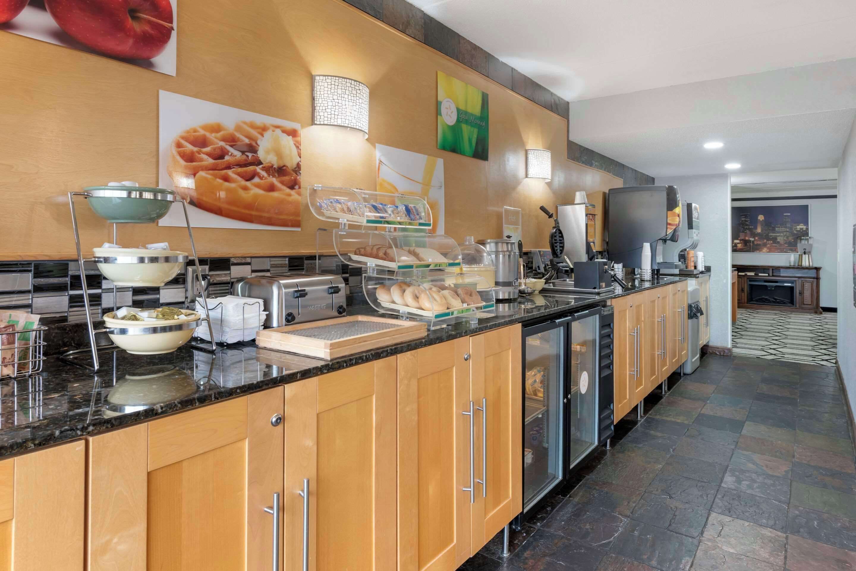 Free daily full breakfast 