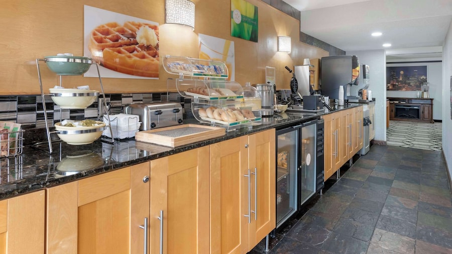 梅约医疗院区凯艺套房酒店