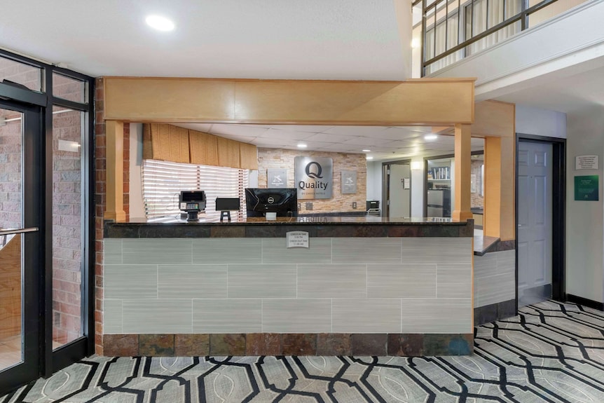 Quality Inn & Suites Mayo Clinic Area Reviews, Deals & Photos 2025