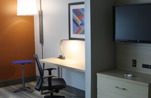 Habitación estándar, 1 cama King size y sofá cama | Caja de seguridad en la habitación y escritorio