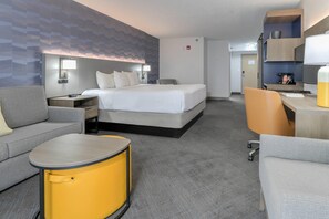 Premium bedding, in-room safe, blackout drapes, iron/ironing board - Comfort Inn & Suites At Dollywood Lane (Pigeon Forge)