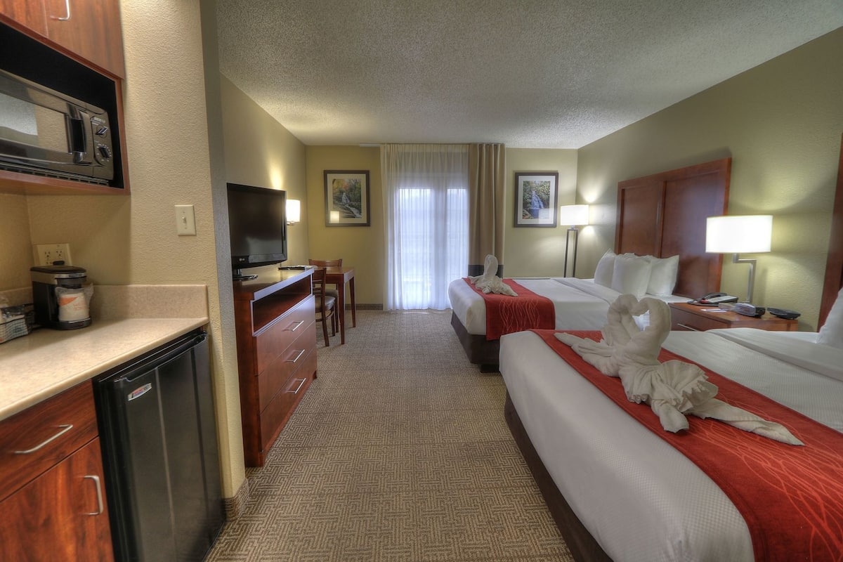 Premium bedding, in-room safe, blackout curtains, iron/ironing board