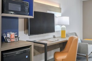 Standard Room, 1 King Bed, Accessible, Non Smoking