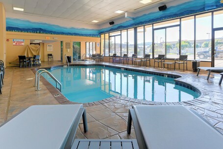 Comfort Inn Suites At Dollywood Lane - Image 18