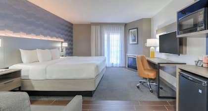 Comfort Inn & Suites At Dollywood Lane