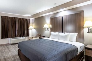 1 King Bed, Business Room, Nonsmoking | Decoración individual, mobiliario individual, escritorio