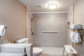 Kamar Bisnis, 1 Tempat Tidur King, akses difabel, Bebas Asap Rokok (Upgrade) | Kamar mandi | Kombinasi shower/bathtub, bathtub besar,  dan shower pijat air