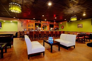 Bar (trong khuôn viên)