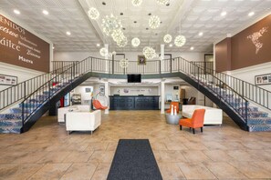 Lobby - Village Inn Clemmons/Winston Salem, Trademark by Wyndham (Clemmons)
