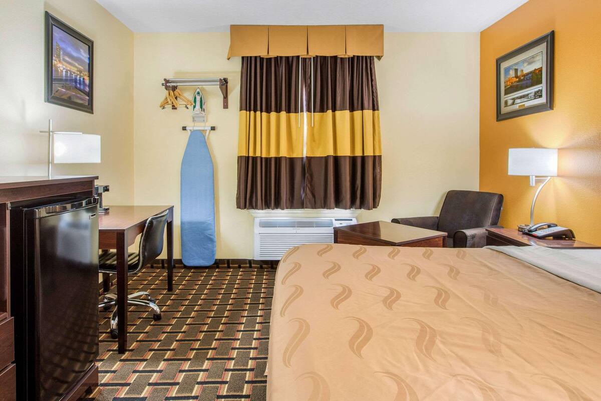 Desk, iron/ironing board, WiFi (free), bed sheets