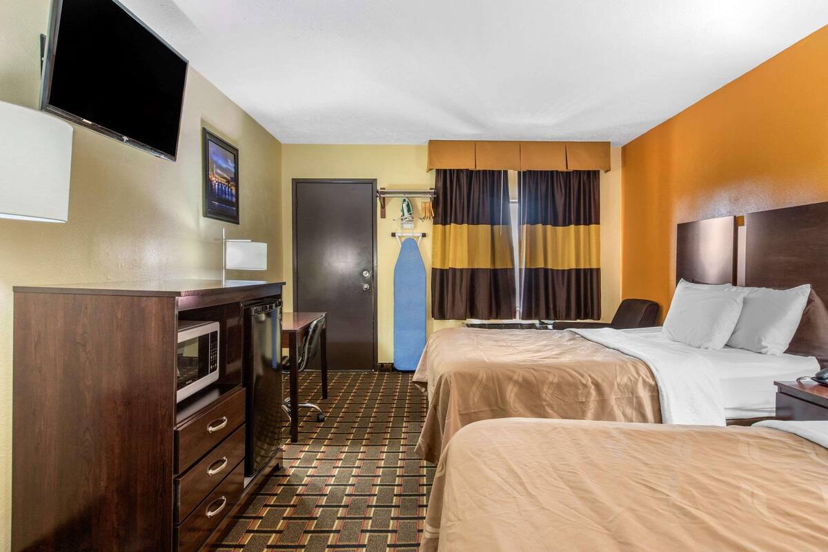 Desk, iron/ironing board, WiFi (free), bed sheets