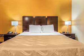 1 dormitorio, escritorio, tabla de planchar con plancha y wifi gratis