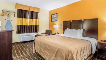 Bureau, fer et planche Ă  repasser, Wi-Fi gratuit, draps fournis