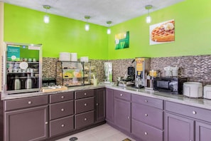 Free daily continental breakfast
