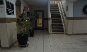 Interior entrance - Motel 6 Hurricane, WV (Hurricane)