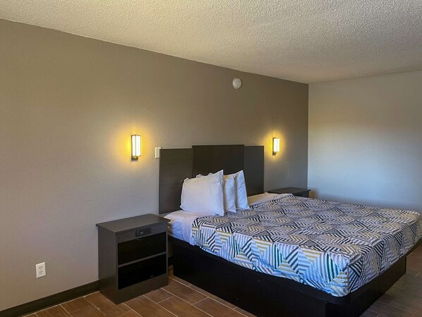 1 bedroom, desk, laptop workspace, free WiFi