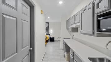 Suite (1 King and 1 Queen bed)