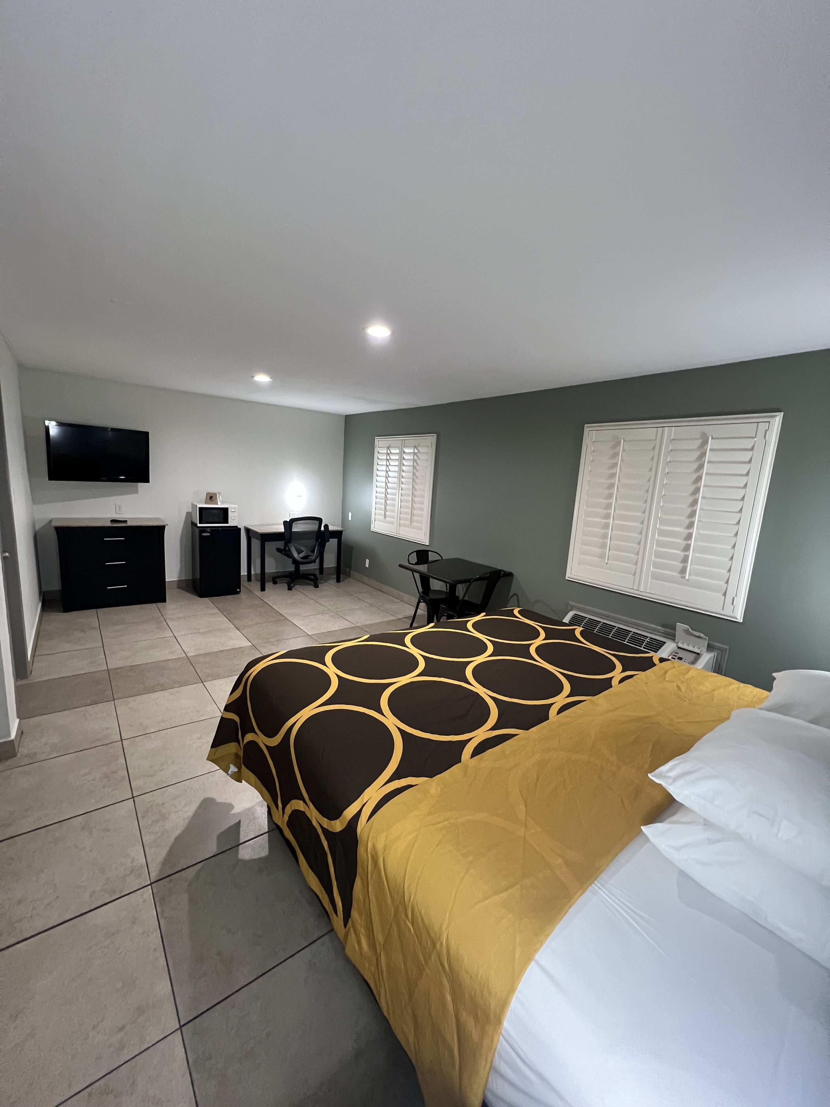 standard room, 1 king bed | desk, iron/ironing board, rollaway beds, free wifi