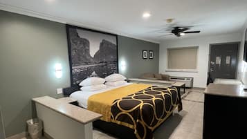 Suite, 1 King Bed, Non Smoking