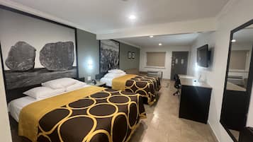 Escritorio, tabla de planchar con plancha y camas plegables/adicionales