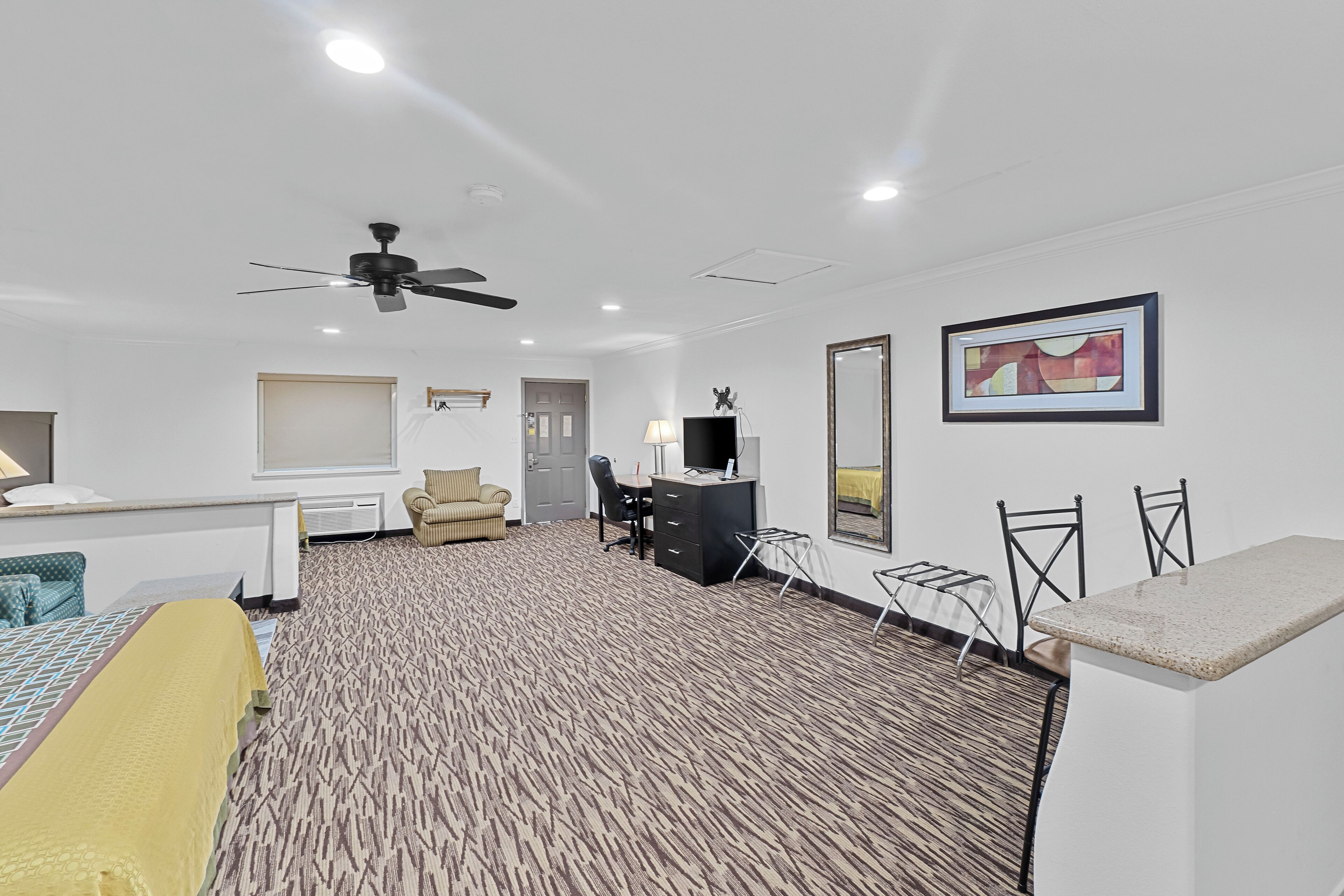 suite (1 king and 1 queen bed) | desk, iron/ironing board, rollaway beds, free wifi