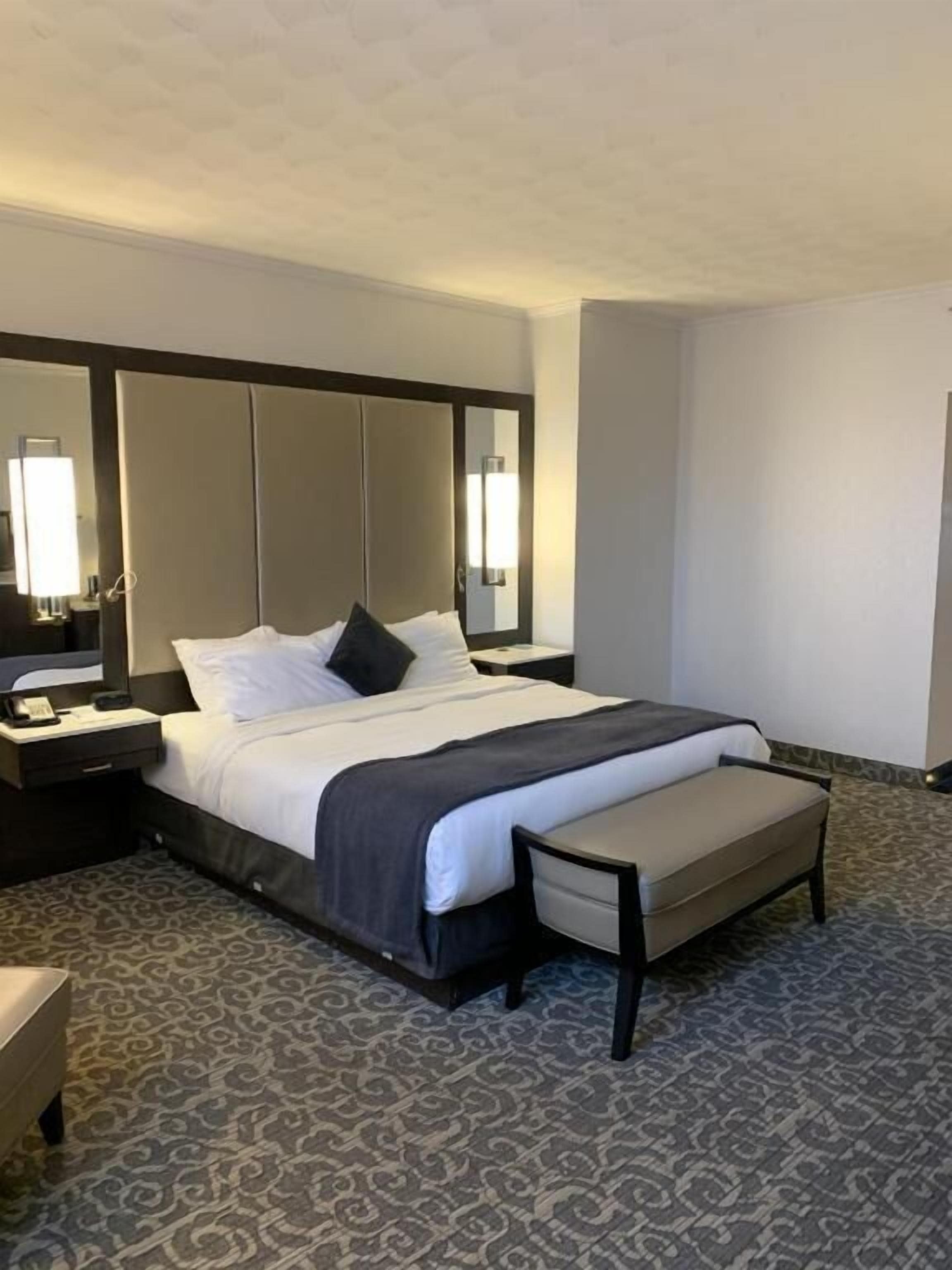 hypo-allergenic bedding, in-room safe, desk, laptop workspace